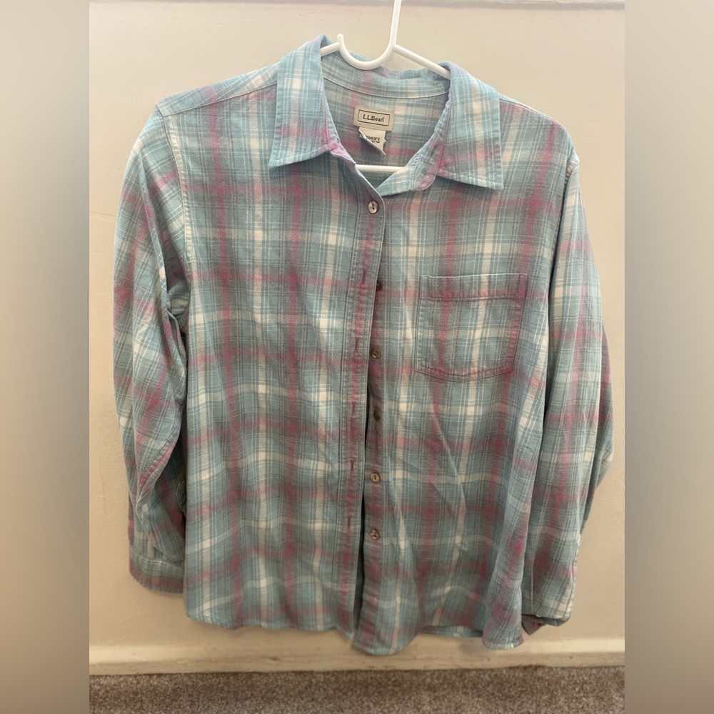 L.L. Bean Womens shirt Medium Size